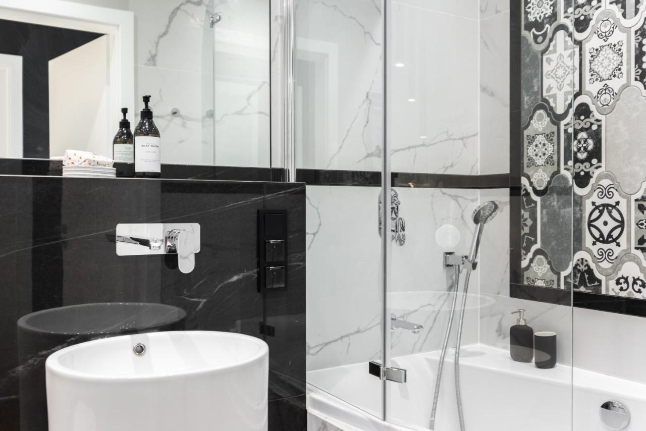 Riverside Premium Class Apartment - By Upstairs Krakau Buitenkant foto